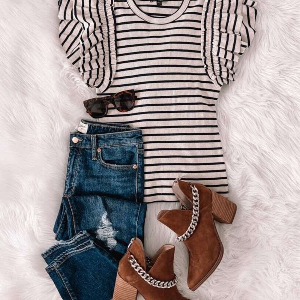 Express Striped Ruffle Sleeve Top - Picture 4 of 4